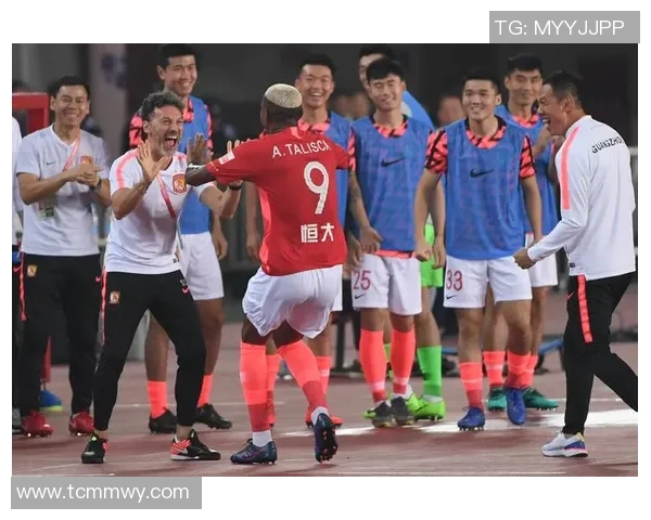 广州恒大逆转广州富力上演惊心动魄的四三大战全场精彩瞬间回顾